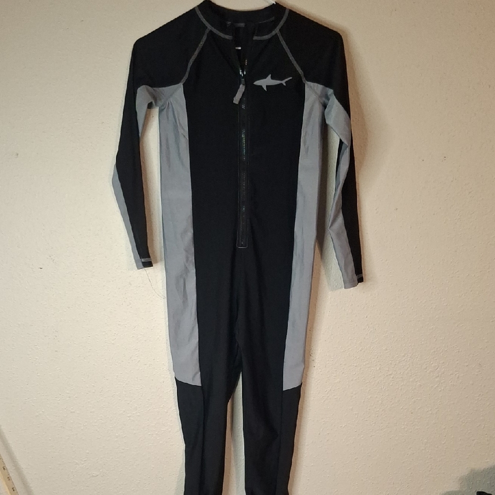 Cat & Jack Kids Black and Gray One Piece Swimsuit size medium